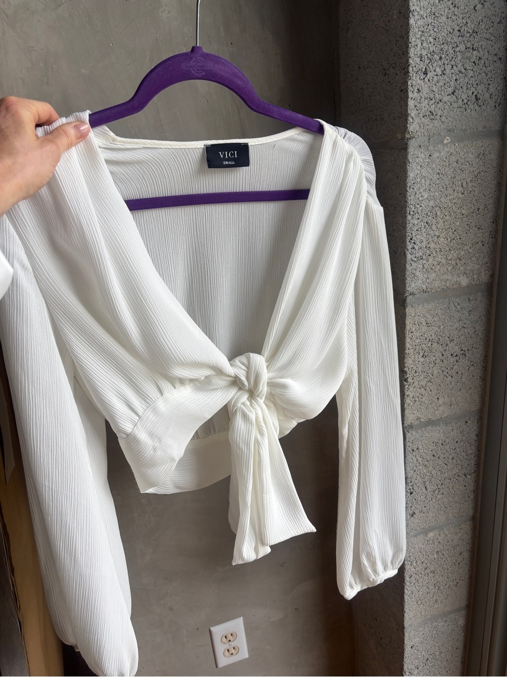 VICI White Tie-Front Long Sleeve Blouse